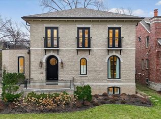 208 Lancaster Dr, Saint Louis, MO 63105