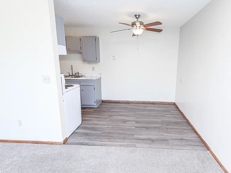 Cedar Avenue Apartments — Photo 19