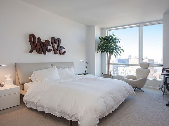 5th image of 200 Chambers St APT 9C