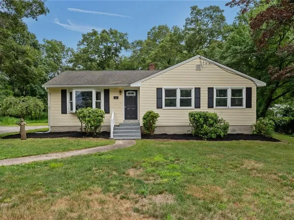 126 Alton Bradford Rd, Bradford, RI 02808
