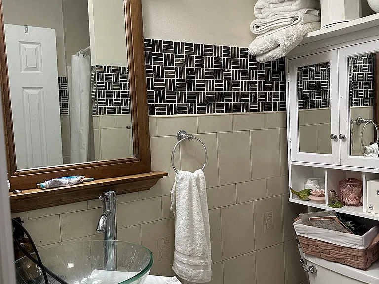 270 N One Street Ave — Photo 3