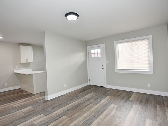 3rd image of 1309 Indianola Ave