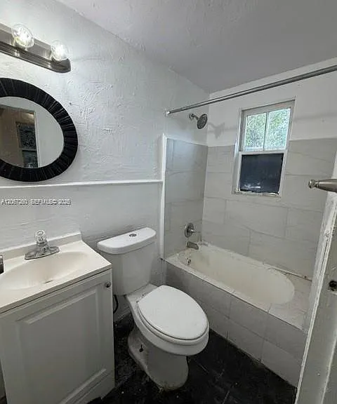 625 NE 86th St #U — Photo 5