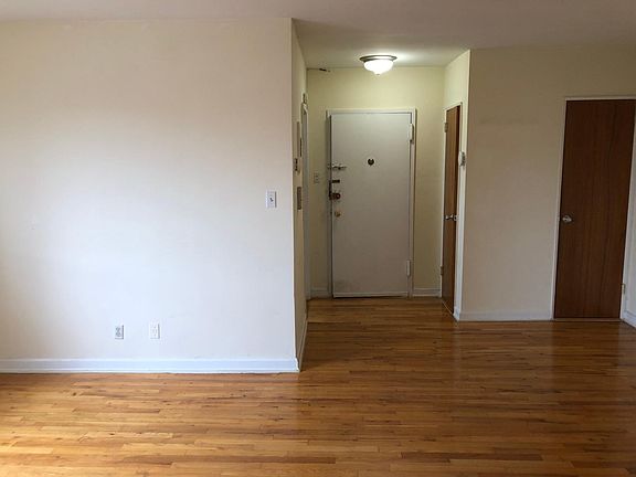 3rd image of 3624 Bell Blvd #12