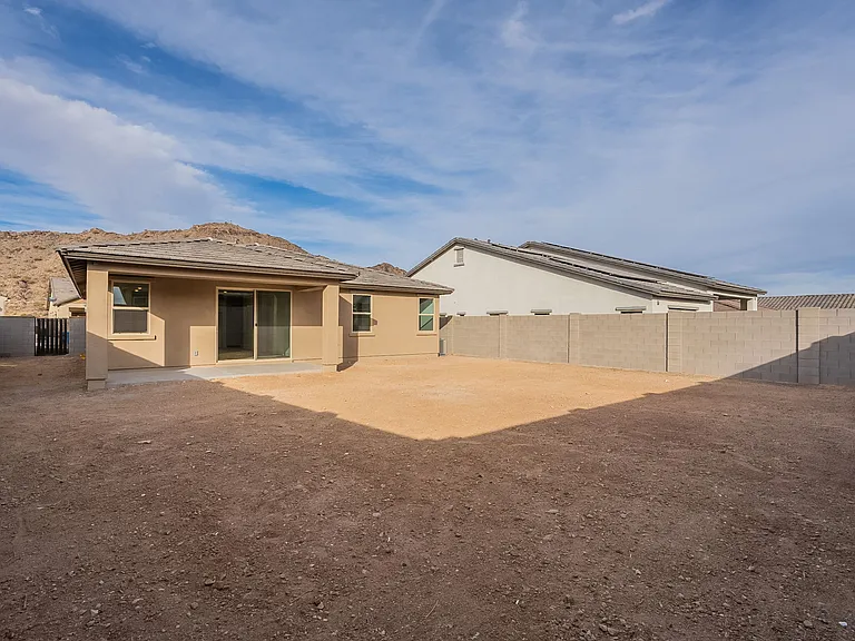 21411 W Meadowbrook Ave — Photo 40