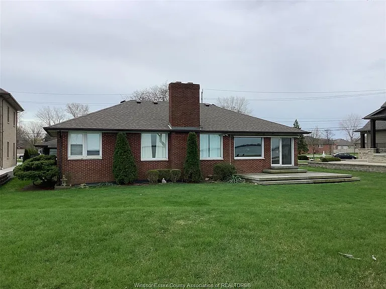 11506 Riverside Dr E — Photo 3