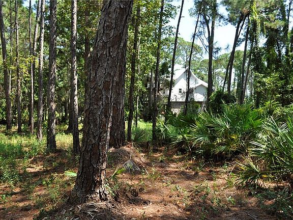 5th image of 901 Longfellow Pl
