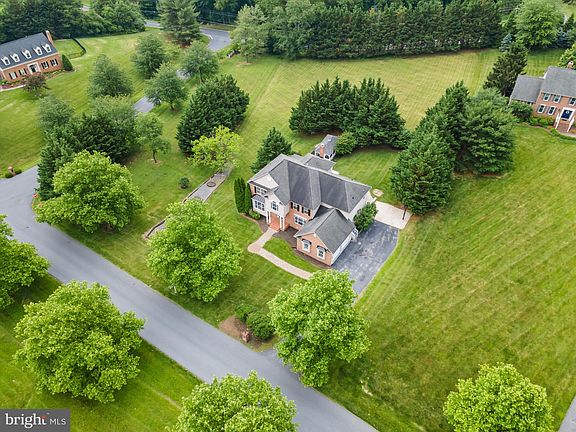 4th image of 5204 Muirfield Dr