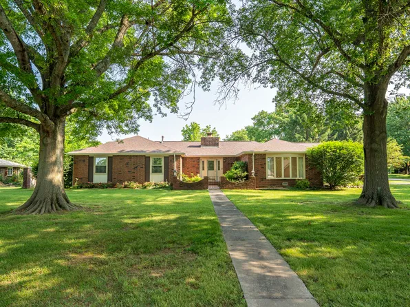 5827 S Gaslight Circle, Springfield, MO 65810