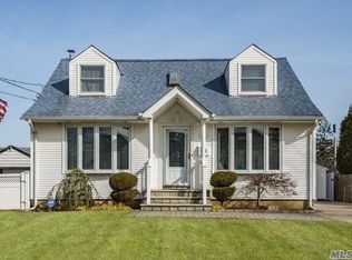 583 Patterson St, East Meadow, NY 11554