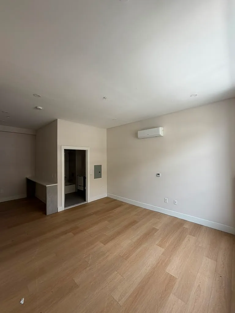 Studio, $1,625 — Photo 4