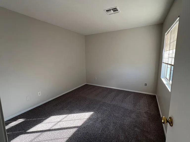 12410 W Pershing St — Photo 21