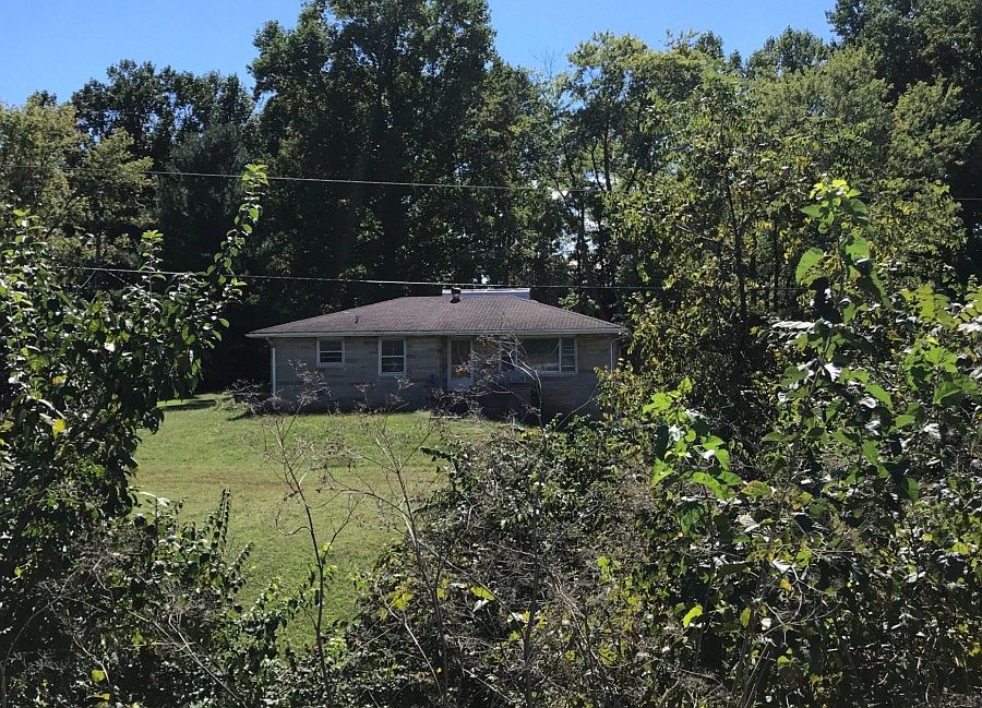 1st image of 2845 S Oakdale Dr