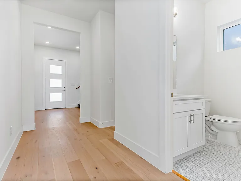917 Protea St — Photo 13