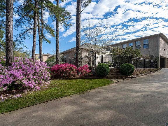 2nd image of 29 Palisades Blvd