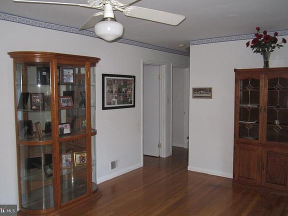 3rd image of 4504 Blackpool Dr