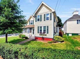 14 Green St, Woburn, MA 01801