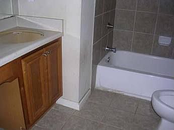 2nd image of 2865 Connally Dr SW