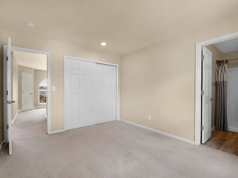 2420 Regal View Ct — Photo 33