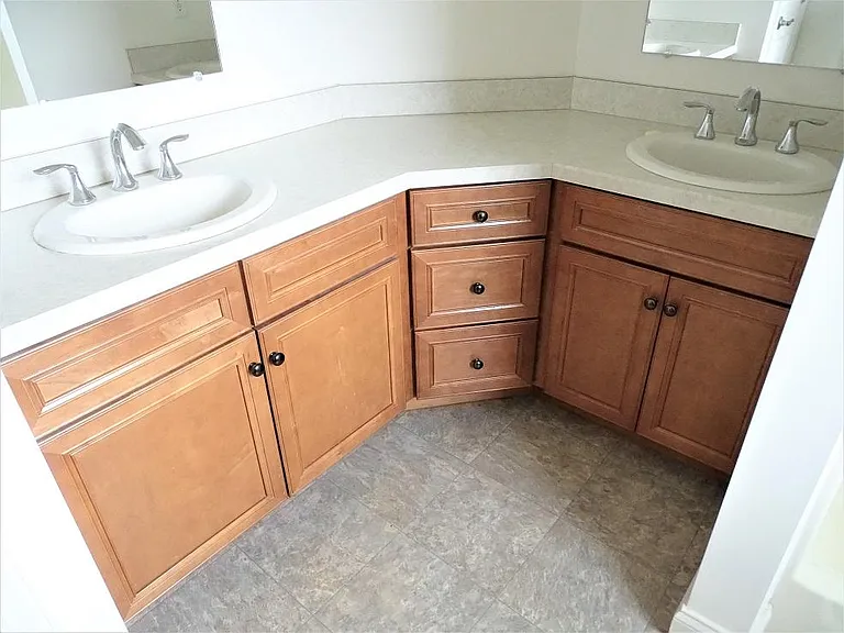766 Oak Leaf Ln — Photo 12