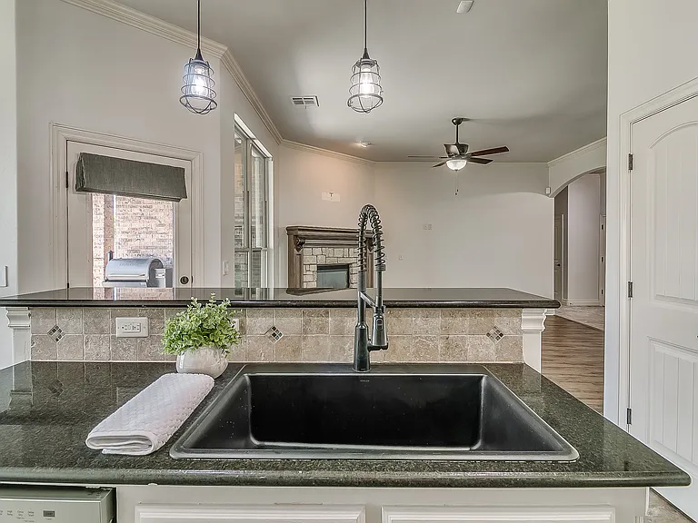 15904 Positano Dr — Photo 9