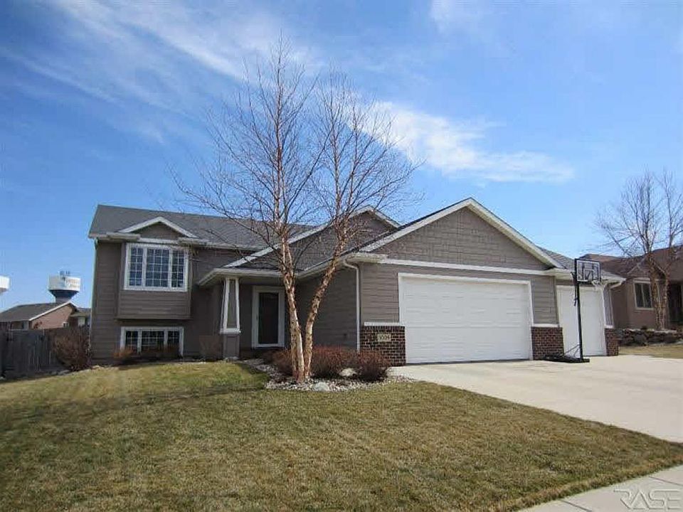 1st image of 3009 W Courtyard Ln