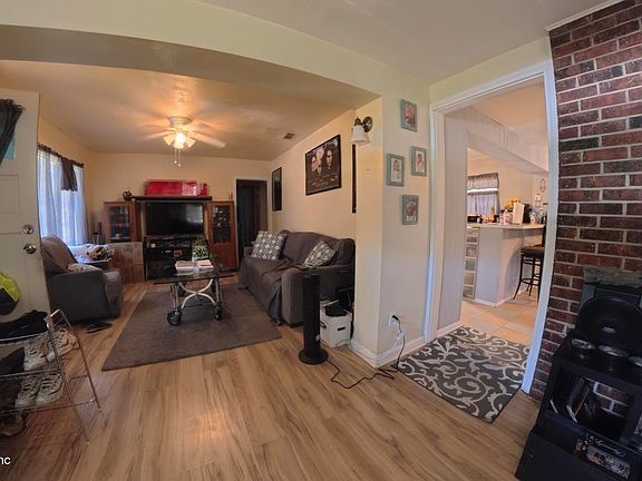 3rd image of 6230 COMMODORE Drive