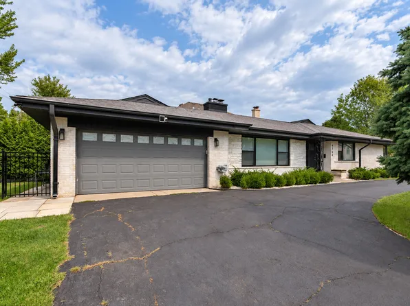 4754 W North Shore Ave, Lincolnwood, IL 60712