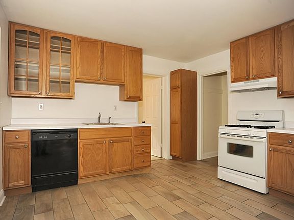 4th image of 115 W Indiana Ave