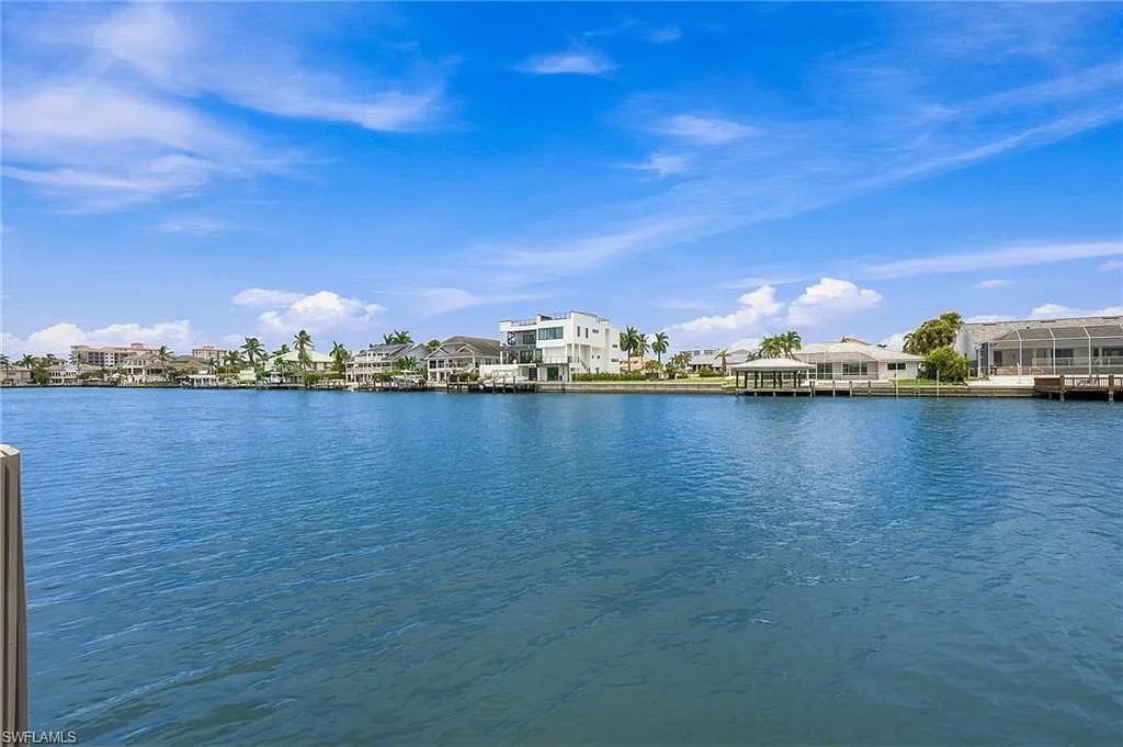 3 bed, 2.0 bath, 1923 sqft, $23,500 — Photo 1