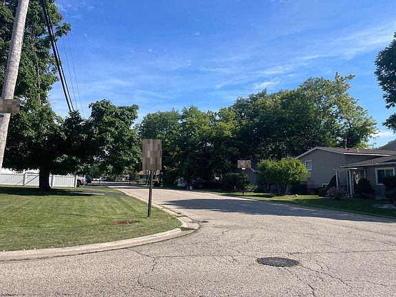 5th image of 121 Glenwood Dr