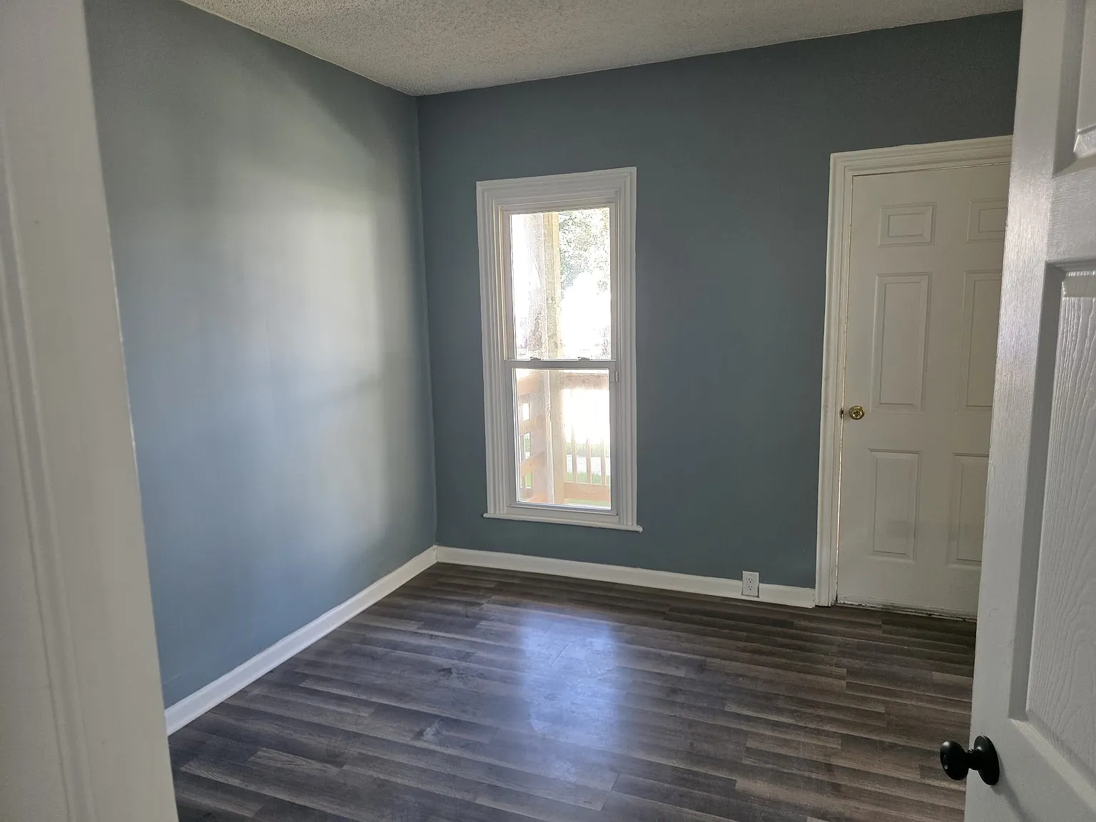 6 bed, 1630 sqft, $2,800 — Photo 4