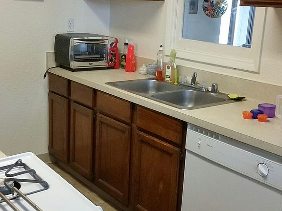 5th image of 5018 Lotus St