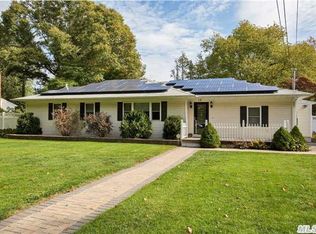 15 School Ln, Huntington Station, NY