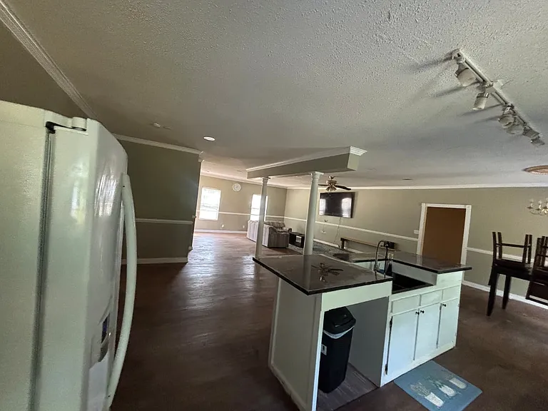 813 N Highland Forest Dr #A — Photo 8