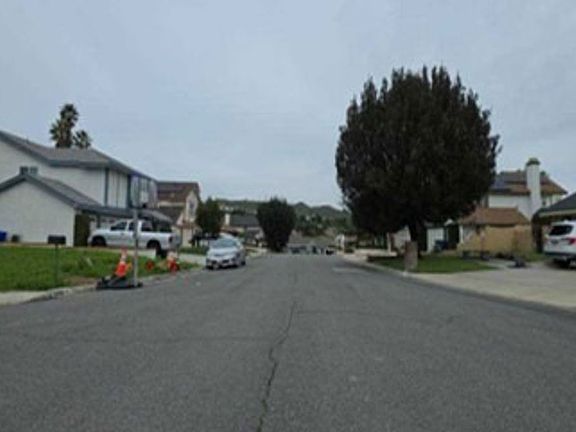 Exterior Neighborhood (street photo)
