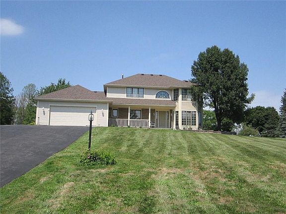 3rd image of 8 Valley Park Cir