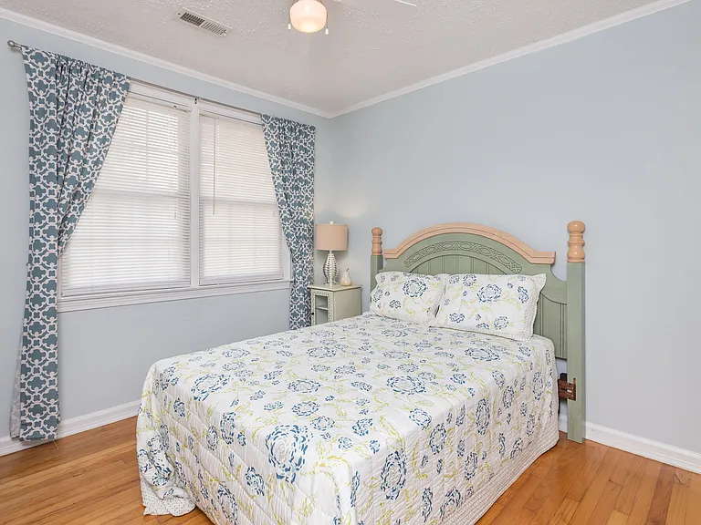 614 Peninsula Dr — Photo 5