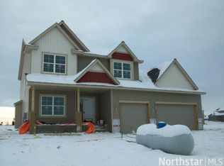 19567 Prairieview Dr, Rogers, MN 55374