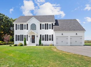 41 Roosevelt Dr, Northbridge, MA 01534