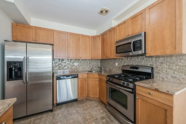 Sold by Ben Bay Realty Co. of Bay Ridge | media 27