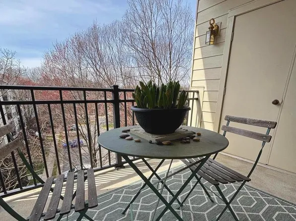 1334 Garden Wall Cir #E, Reston, VA 20194