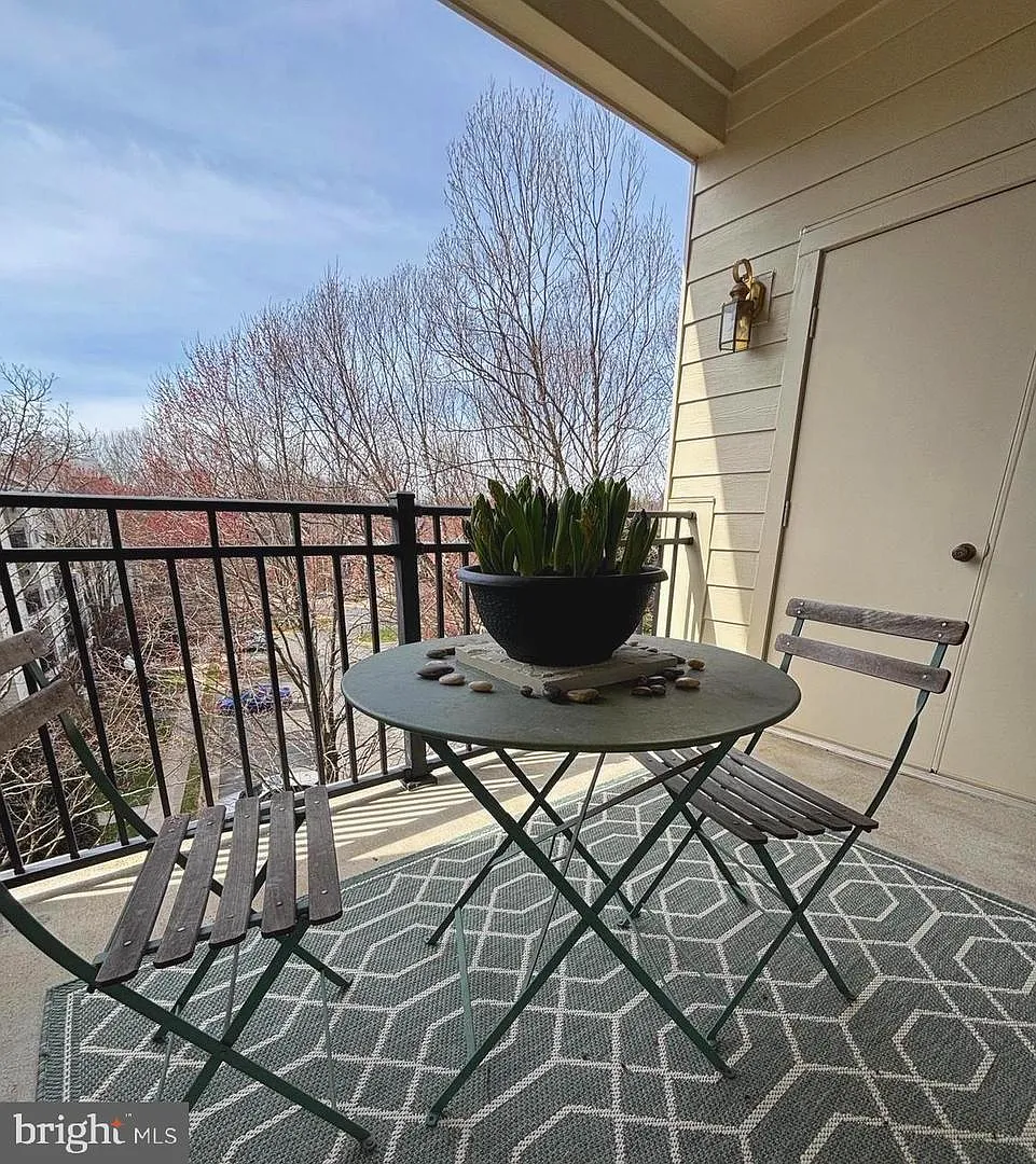 1334 Garden Wall Cir #E photo 1