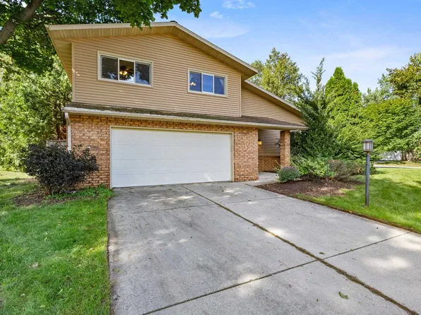 5413 Jonquil Ct, Middleton, WI 53562
