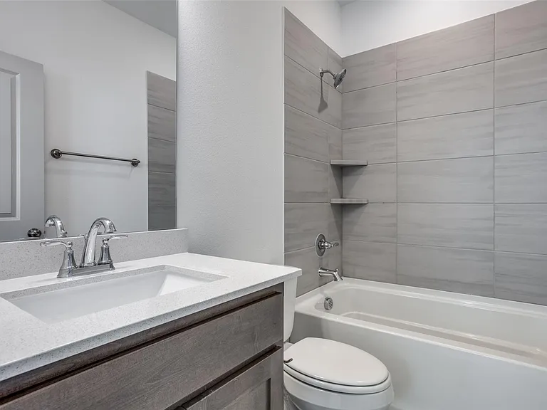 1056 Homestead Way — Photo 11