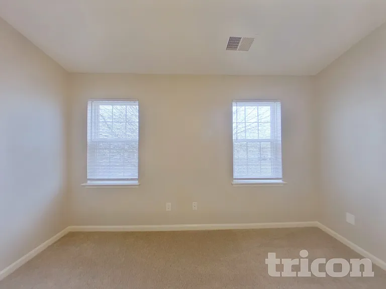 12724 Deaton Hill Dr — Photo 8
