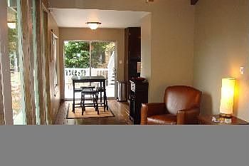 5th image of 10 Ivy Ln