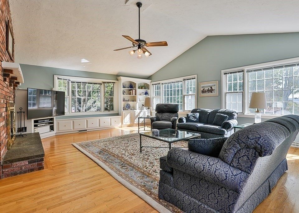 1077 Metropolitan Ave, Milton, MA 02186 Zillow
