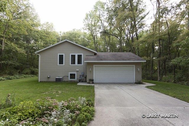 1st image of 30 Flat River Dr SE