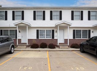 120 Crossing Dr, Normal, IL 61761